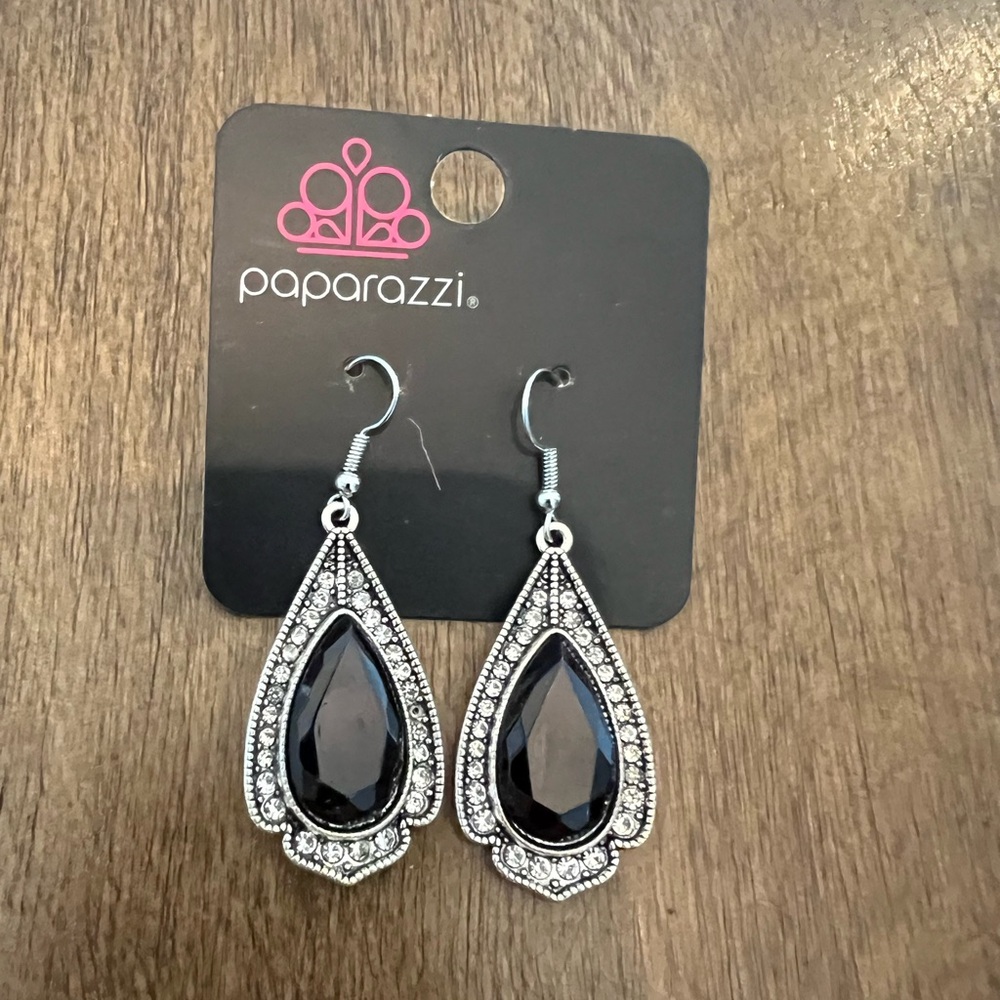🇺🇸$3🇺🇸Paparazzi Black Teardrop Crystal Dangle Earrings NWT